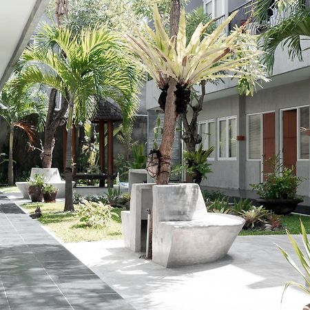 Seruni Guest House Denpasa Buitenkant foto