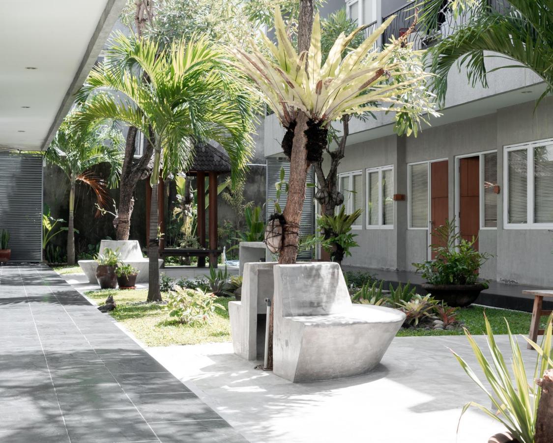 Seruni Guest House Denpasa Buitenkant foto