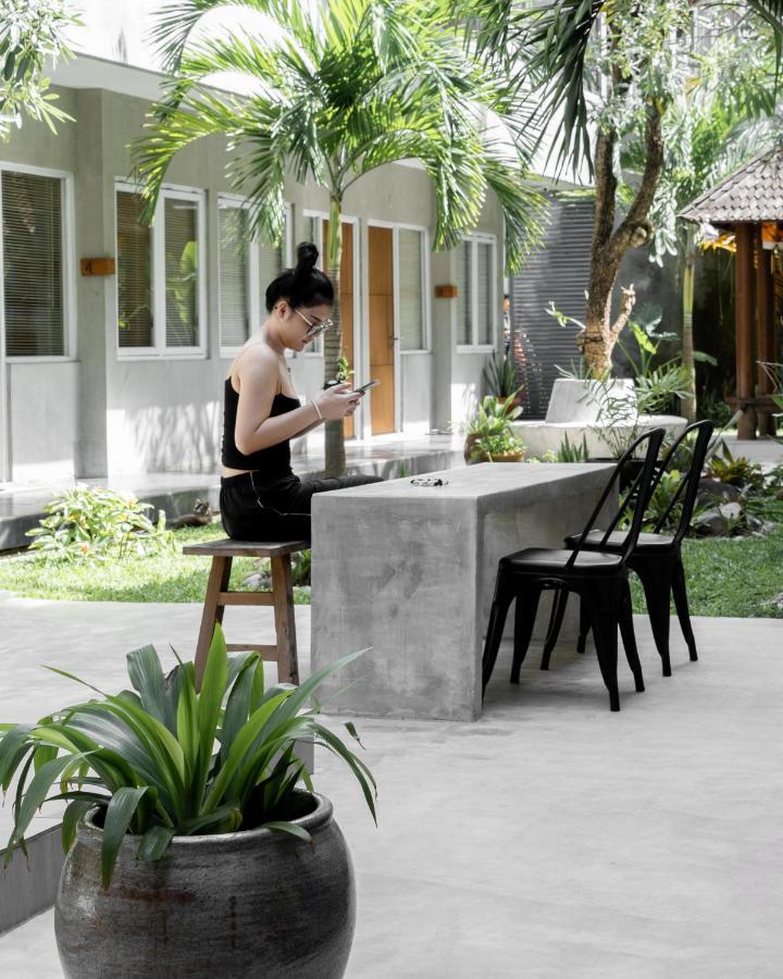Seruni Guest House Denpasa Buitenkant foto