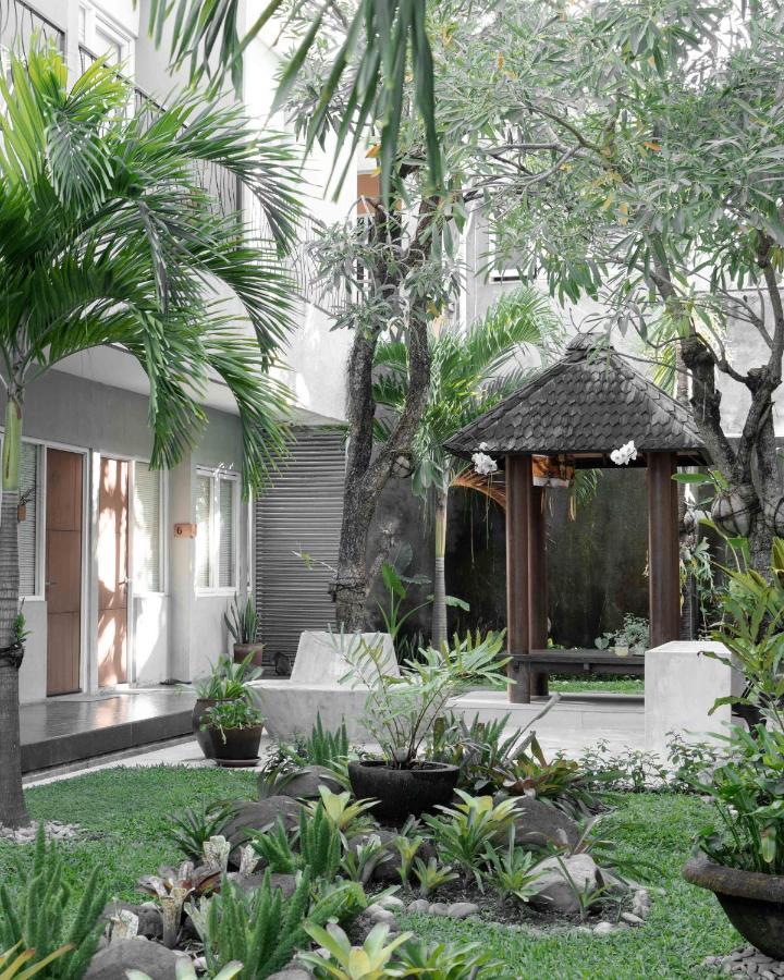 Seruni Guest House Denpasa Buitenkant foto