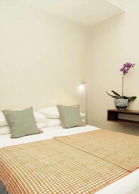 Seruni Guest House Denpasa Buitenkant foto