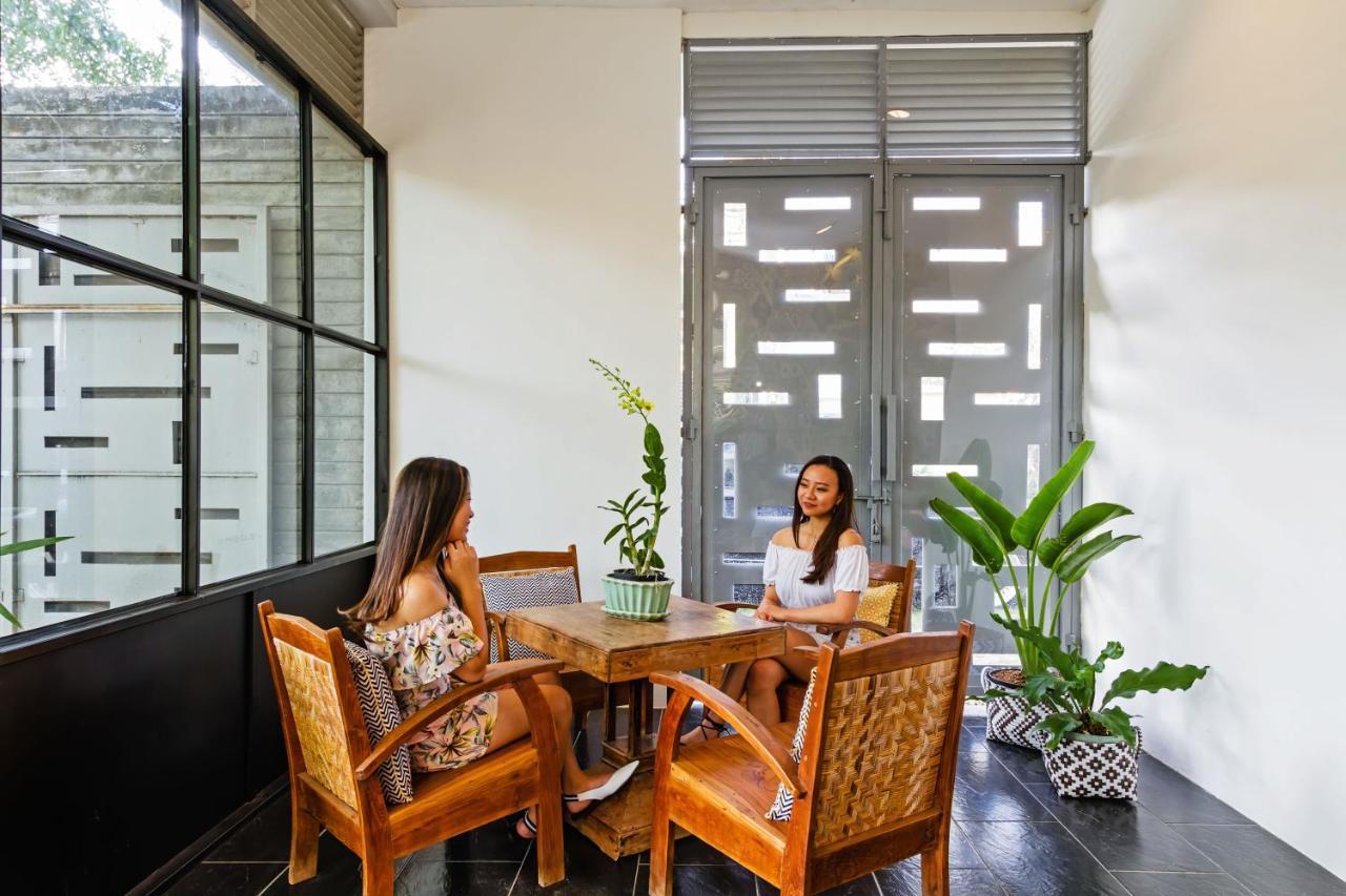 Seruni Guest House Denpasa Buitenkant foto